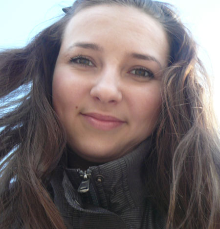 youngrussiawomen.com - looking girl
