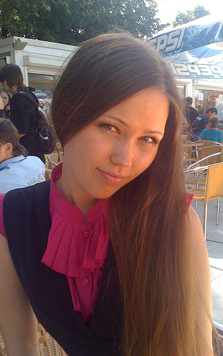 youngrussiawomen.com - woman image